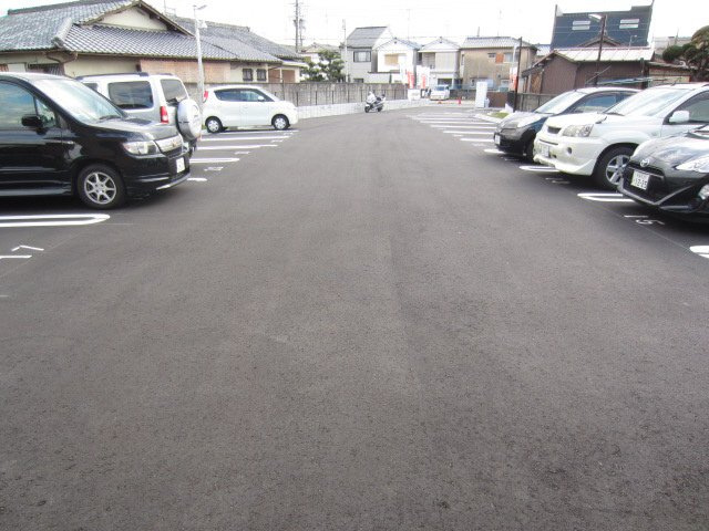 【駐車場】