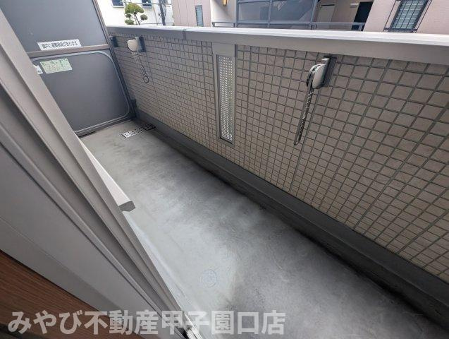 YUSEI　RESIDENCE甲子園5のバルコニー