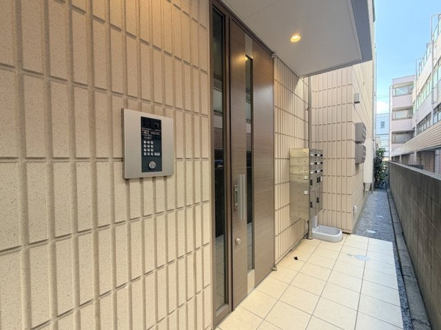 ファーストワンのエントランス|★エントランス★