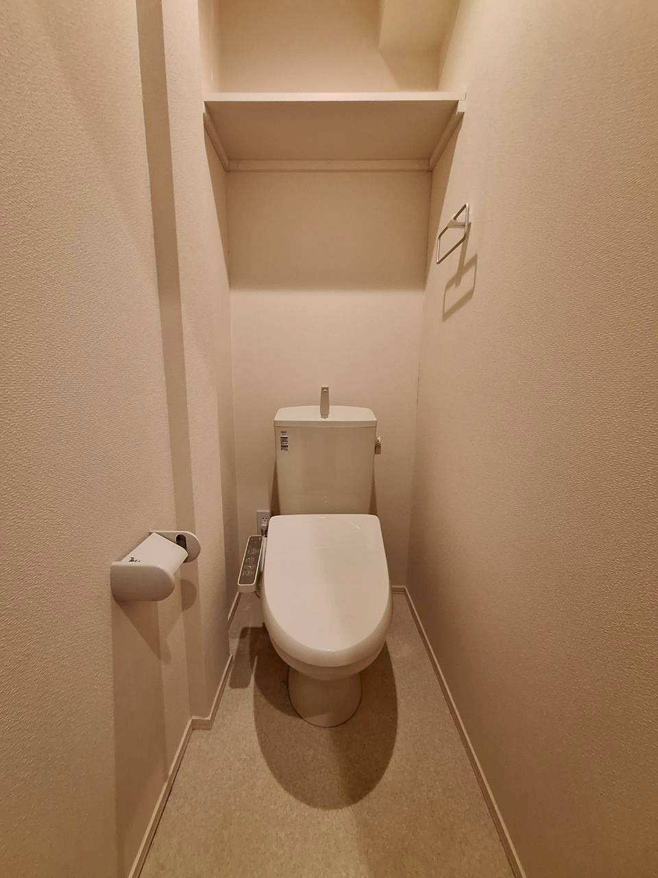 ファーストワンのトイレ|★温水洗浄便座付き★同じメーカー参考資料★