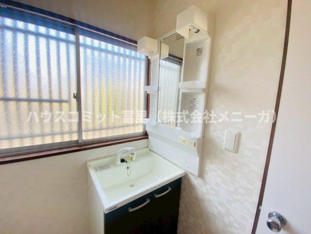 根木名　平屋中古戸建の独立洗面台