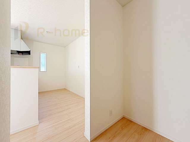 常総市本石下第12　新築戸建て　3号棟の収納|キッチンにはパントリーを設置！キッチン回りの整理整頓の悩みも解決♪