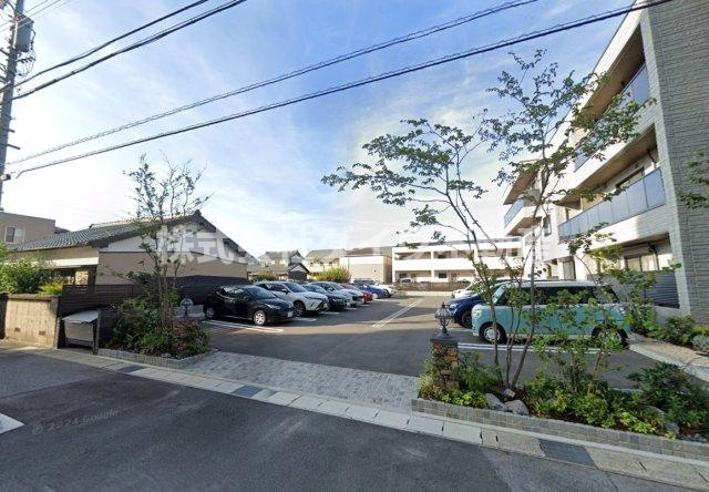 ケントスクエア八番館の駐車場