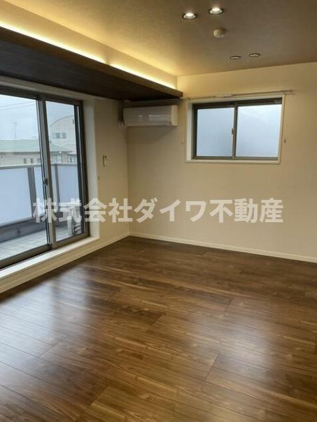 ケントスクエア八番館の居間・リビング