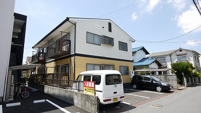 グローバルクレストの外観