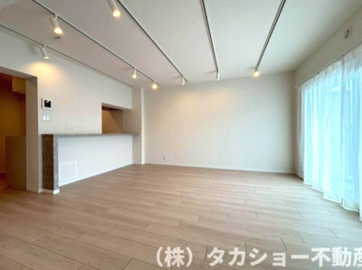 【居間・リビング】 | 第二検見川ハウス | おしゃれなリビングです