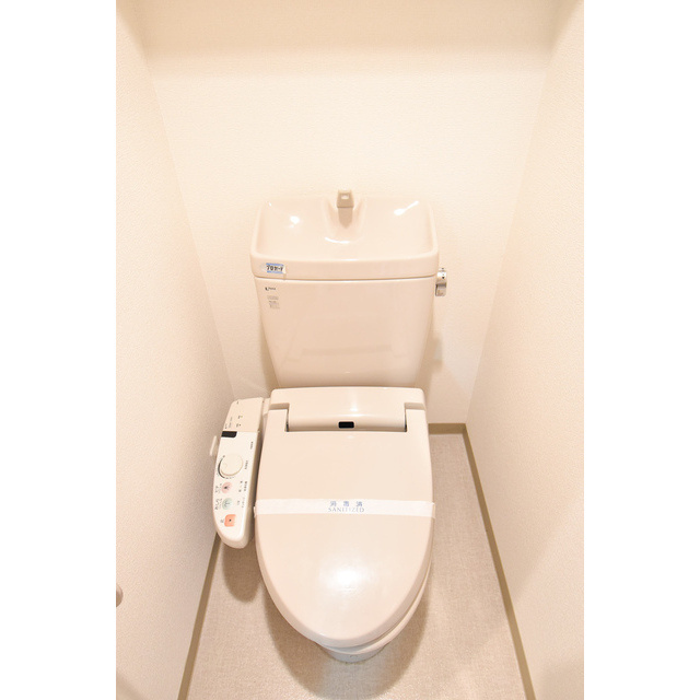 ガーラプレイス八幡山壱番館のトイレ|ゆったりとした空間のトイレです