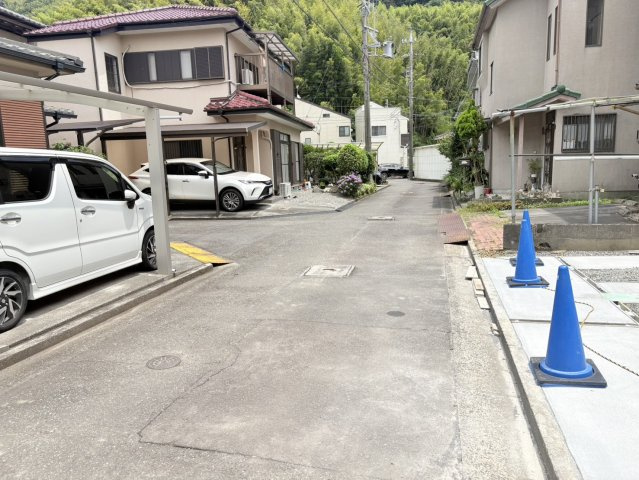【前面道路含む現地写真】の画像