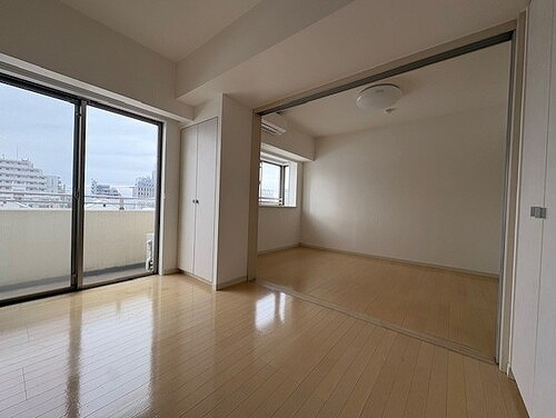 ディアプレイス中野野方のその他|手前：洋室１ 約５.０畳　奥：洋室 約６.１畳