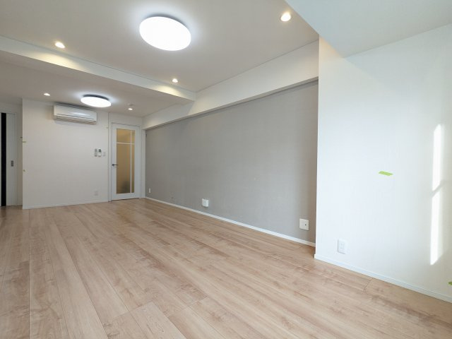 パールハイツ笹塚の居間・リビング|こちらの居間で趣味の時間をお楽しみください