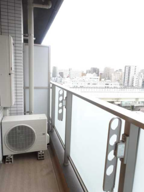 スカイコートパレス大島のバルコニー