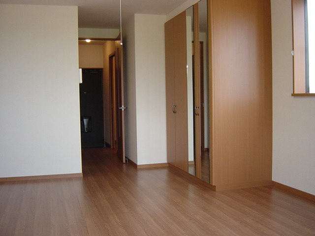 イーストピアTSUKUBAの居間・リビング|洋室（反面タイプ）