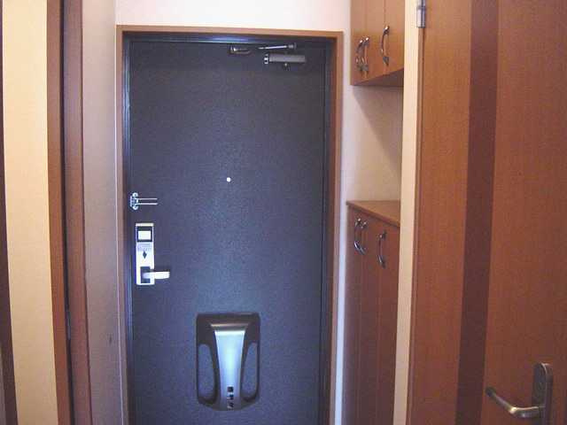 イーストピアTSUKUBAの玄関|玄関（反面タイプ）