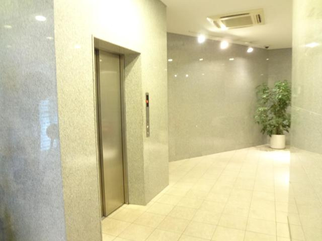 ルフィット神宮北参道（旧ニューシティアパートメンツ千駄ヶ谷Ⅱ）のエントランス|清潔なエントランスです