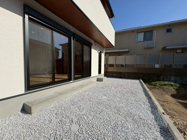 高知市朝倉本町（中）新築住宅の庭|お子さまの外遊びや洗濯物干しにも使いやすい、南側スペース