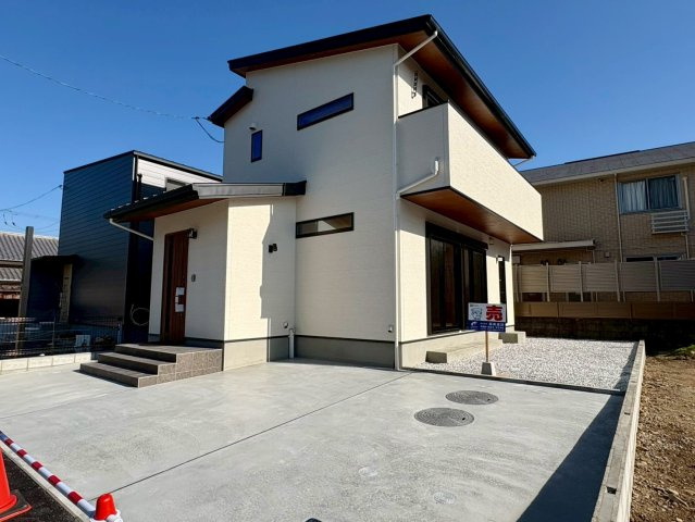 高知市朝倉本町（中）新築住宅のその他|駐車スペース２台分　車の乗り降りも安心。家族で使いやすいゆとりある駐車スペース