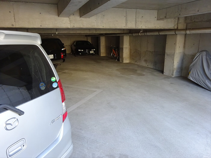 コーポ石川の駐車場|駐車スペースもあります