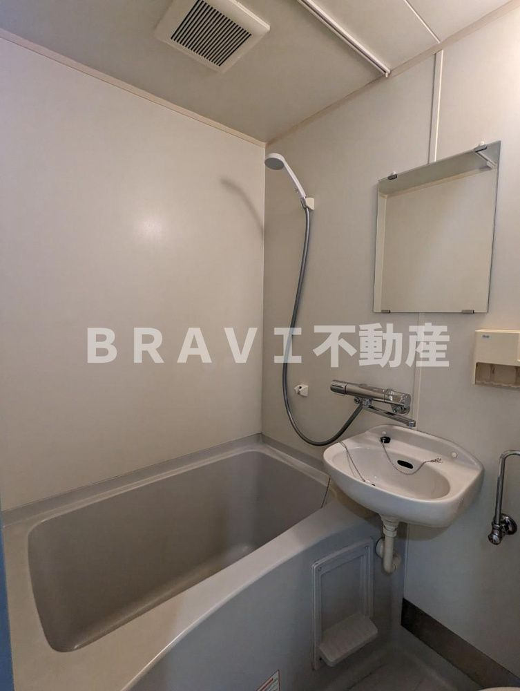 プランドール天満 BRAVI不動産の洗面所