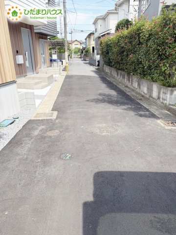 柏市西原128③　新築戸建　3号棟の前面道路含む現地写真|接道：南側4ｍ公道