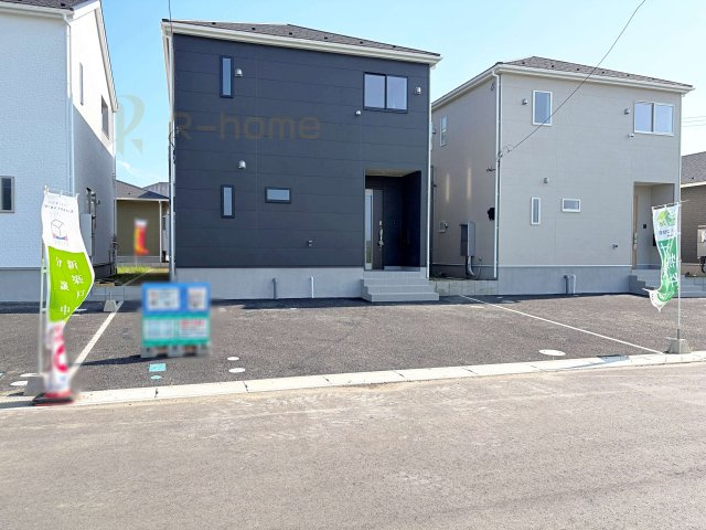 常総市本石下第12　新築戸建て　5号棟の駐車場|カースペースは2台お停めいただけます♪
