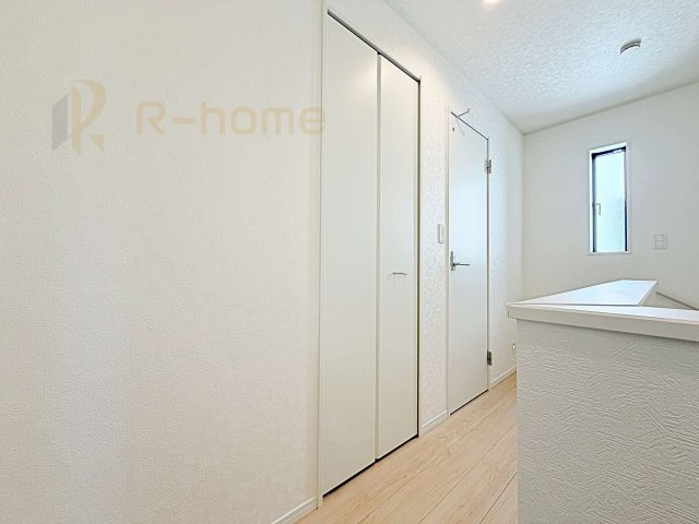 常総市本石下第12　新築戸建て　5号棟の収納|掃除用具などの収納に便利なホール収納！