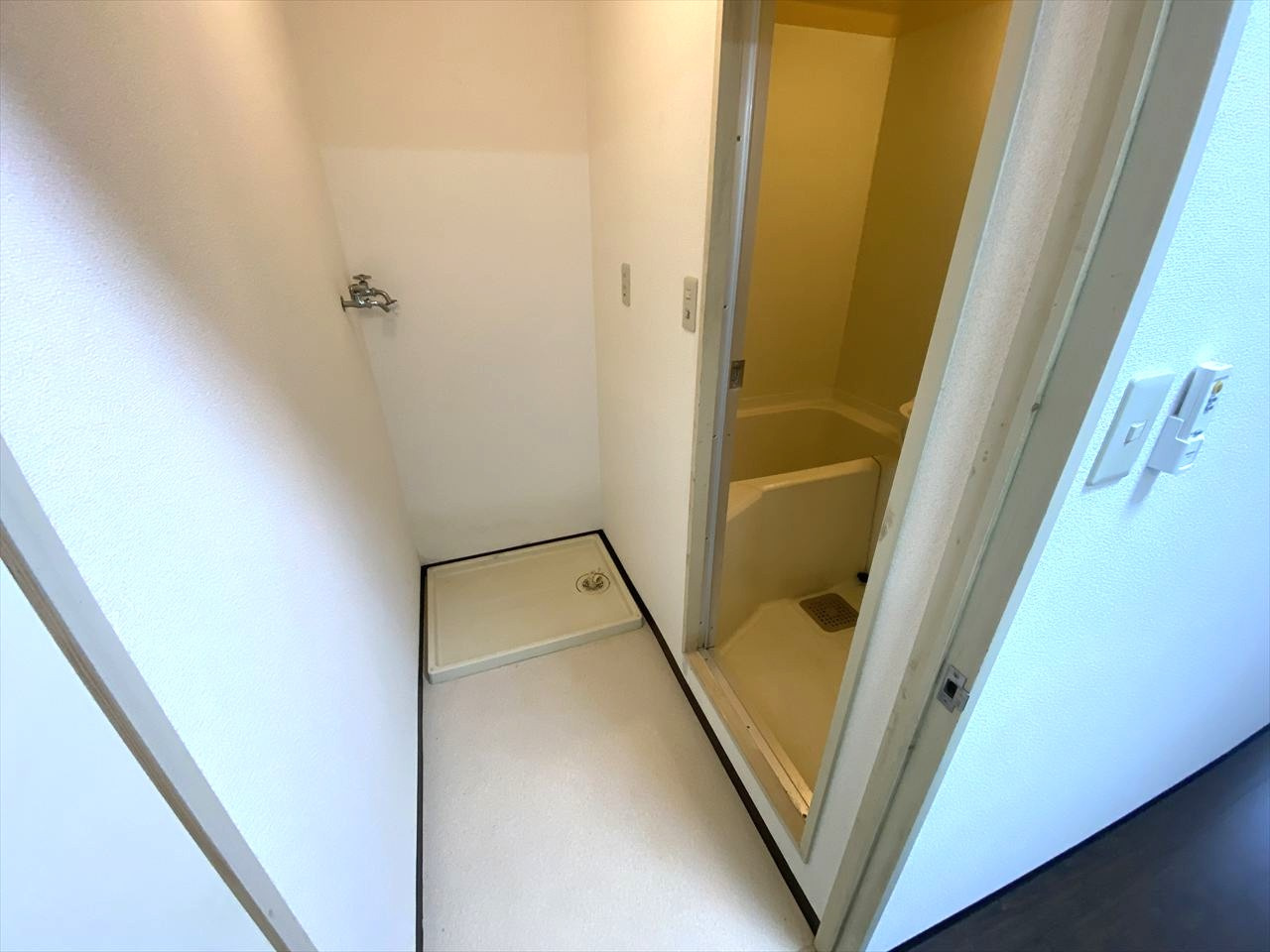 杜のまどいの洗面所