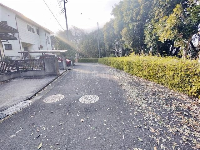 【前面道路含む現地写真】 | 東松山市白山台　全１区画 | 閑静な住宅地です