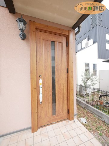 姫路市白浜町宇佐崎北1丁目　中古戸建の玄関