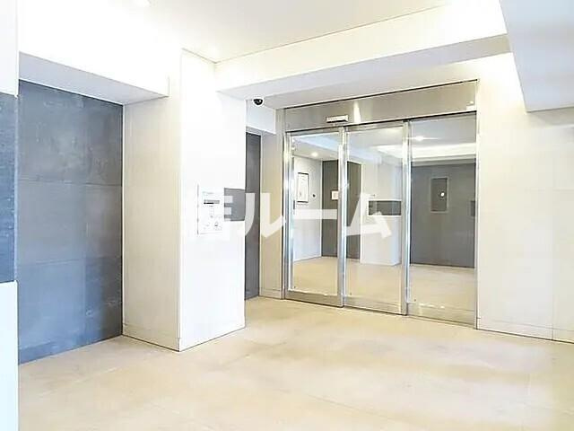 板橋区東新町１丁目の賃貸マンションのエントランス