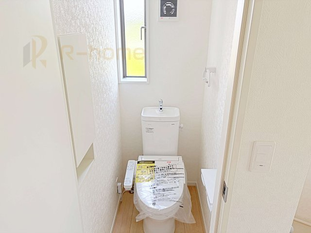 常総市本石下第12　新築戸建て　6号棟のトイレ|2か所にトイレがあるので忙しい時間帯も安心です！