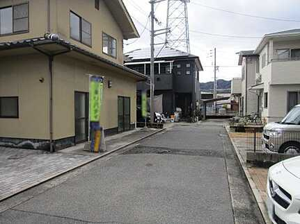 祇園1丁目中古建ての前面道路含む現地写真