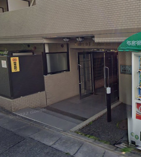 ルーブル新宿西落合のエントランス