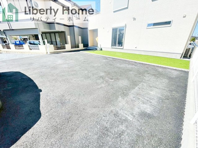 坂東市岩井　新築戸建の駐車場