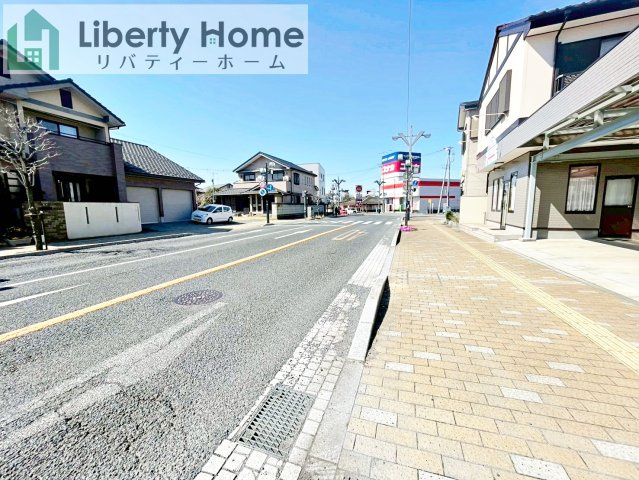 坂東市岩井　新築戸建の前面道路含む現地写真