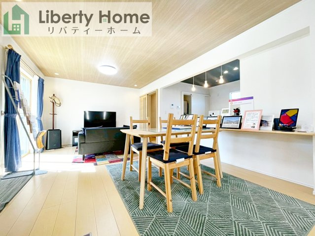 坂東市岩井　新築戸建の居間・リビング