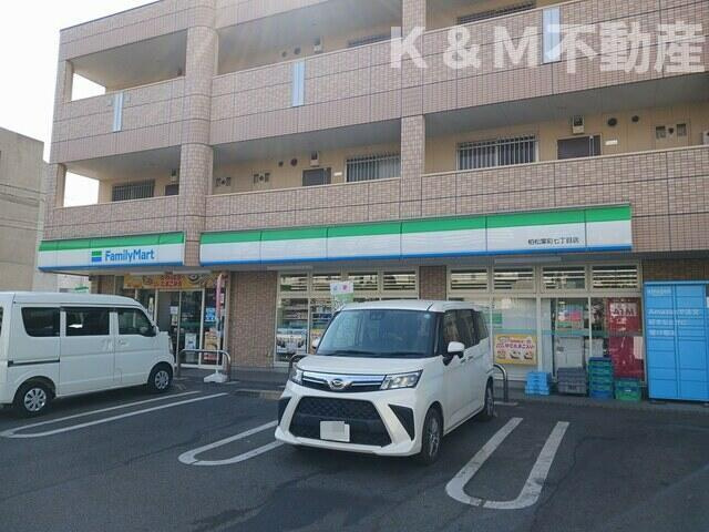 キーファー・リーフの周辺|ファミリーマートまで398m 