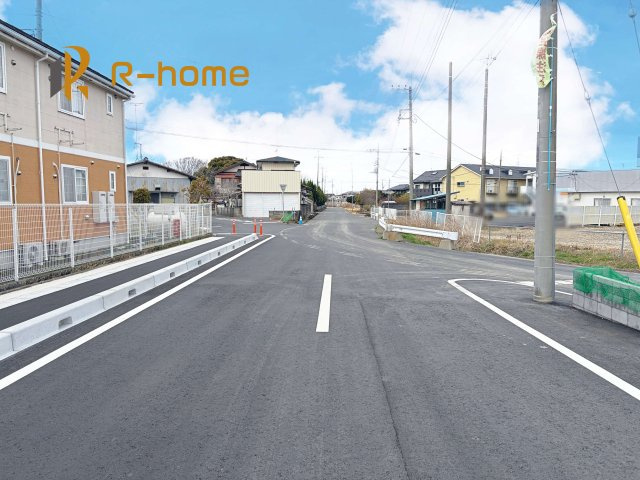 常総市本石下第12　新築戸建て　7号棟の前面道路含む現地写真|『今から見たい！』大歓迎です♪
お気軽にＲ－ｈomeまでお問い合わせください。