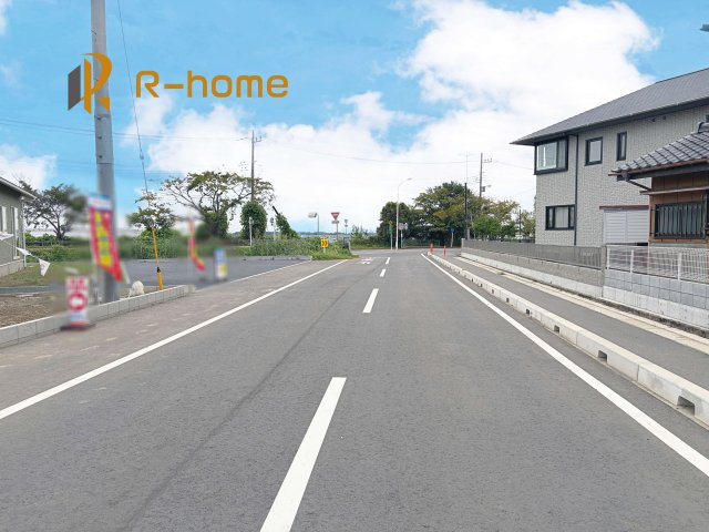 常総市本石下第12　新築戸建て　7号棟の前面道路含む現地写真|『今から見たい！』大歓迎です♪
お気軽にＲ－ｈomeまでお問い合わせください。