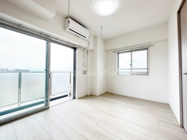 平塚市明石町の賃貸マンションの居間・リビング