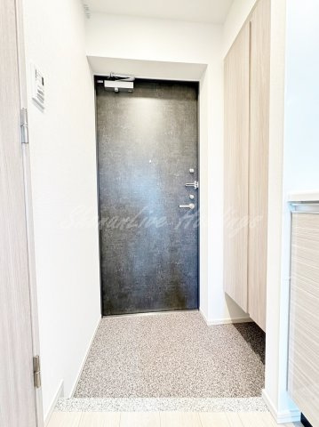 平塚市明石町の賃貸マンションの玄関