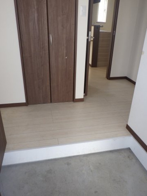 【玄関】 | 大館市字観音堂・中古住宅