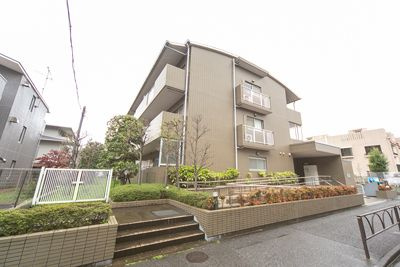 パークセリタ二子玉川の外観|■管理員：巡回 ■2階/3階建■鉄筋コンクリート造■耐火構造