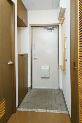 パークセリタ二子玉川の玄関|■モニタ付インターホン付き玄関■シューズクローゼット