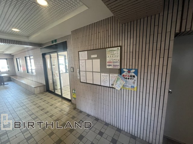 中古マンション　グランドムール松浪のエントランス