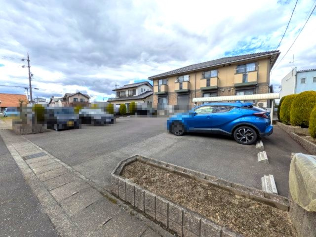 リベルテ月曜館の駐車場