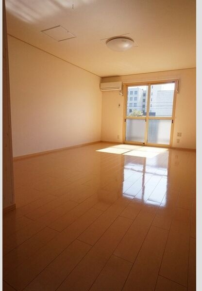 リベルテ月曜館の居間・リビング