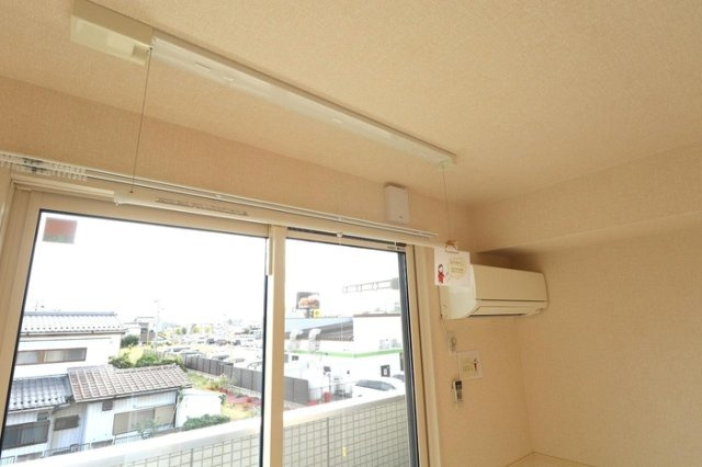 モン・レーヴの設備|室内物干し・エアコン