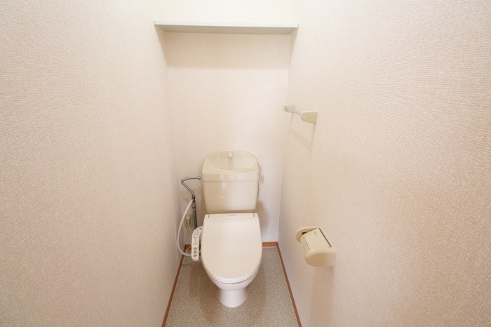 エスコルタ新町 Bのトイレ|温水洗浄暖房便座