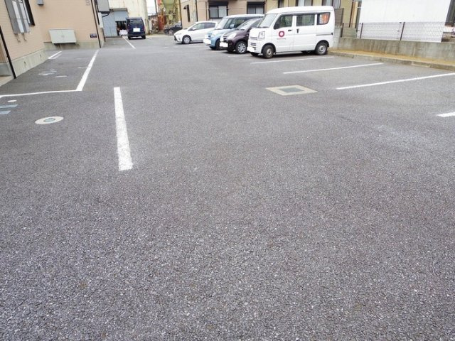 エスコルタ新町 Aの駐車場|駐車場