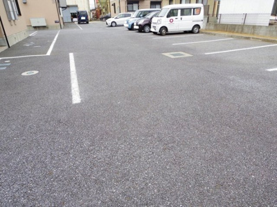 【駐車場】 | エスコルタ新町 A | 駐車場